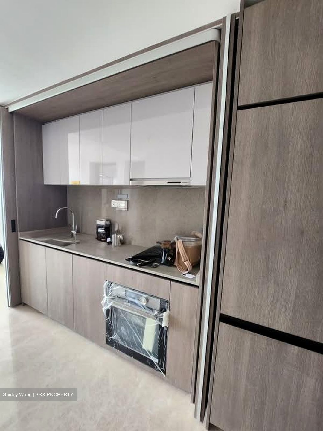 Avenue South Residence (D3), Apartment #571687171
